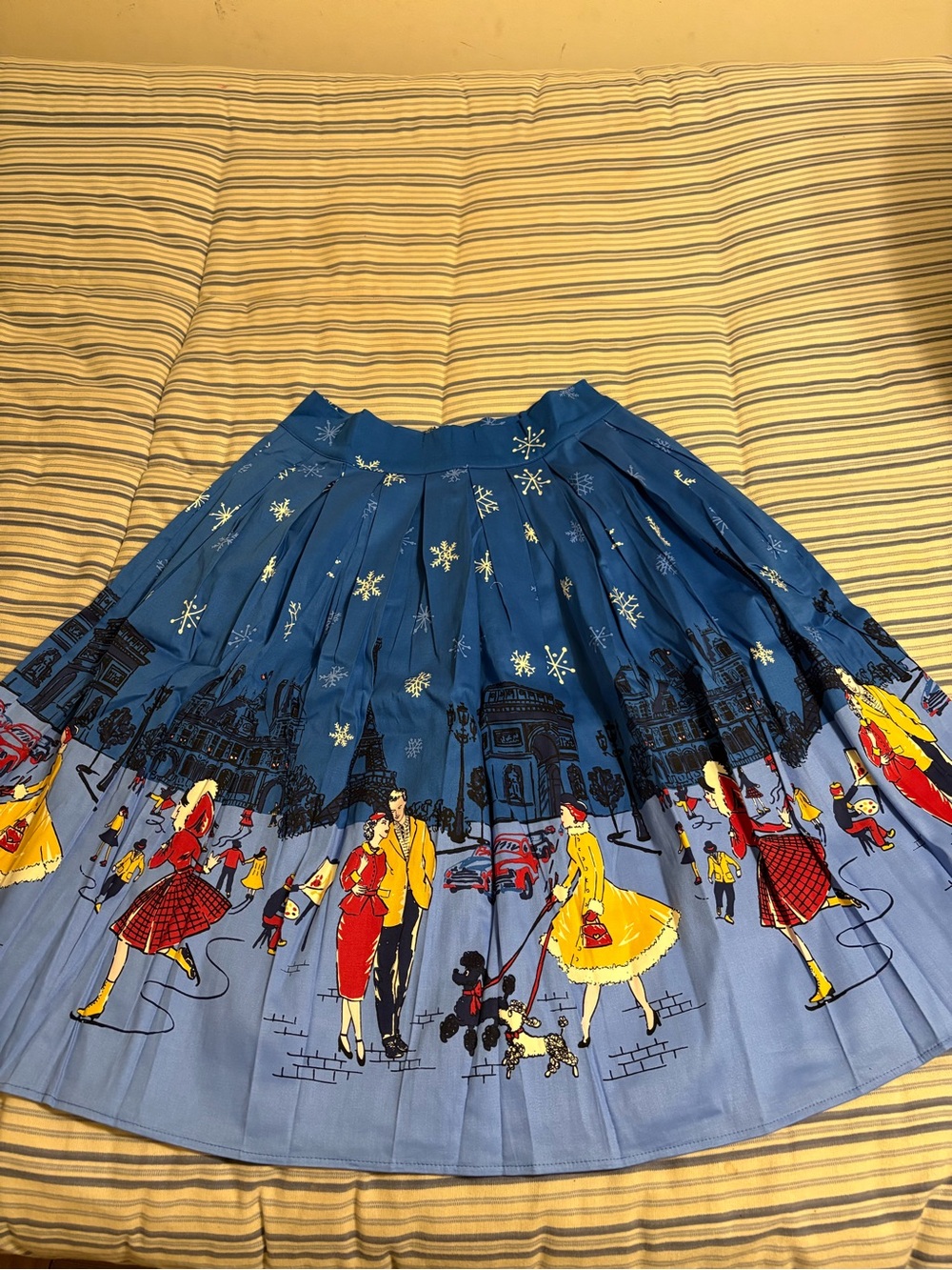 Banned apparel Blue Vintage Paris Printed Circle Skirt snowflake
